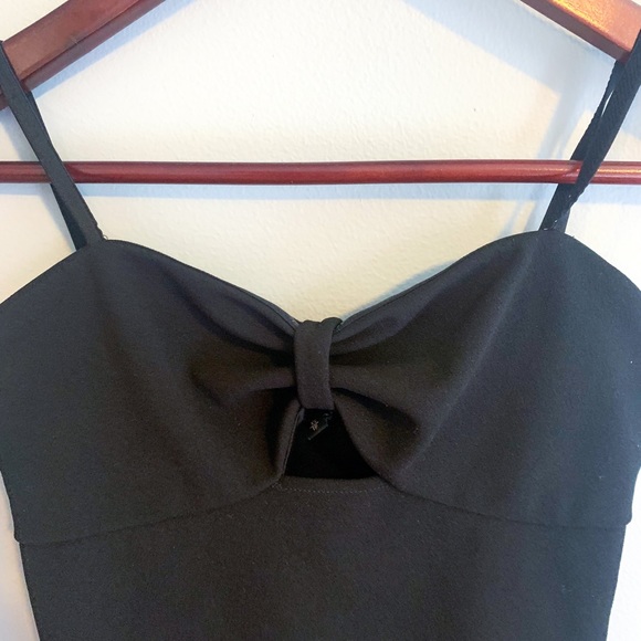 Express black key hole bodysuit - Picture 2 of 6